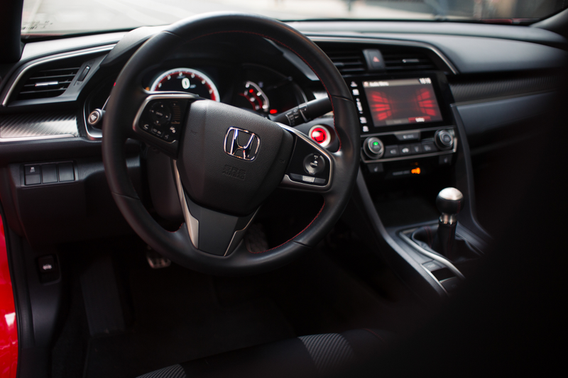 Illustration for article titled The 2017 Honda Civic Si Is A Love Letter To The Manual Transmission